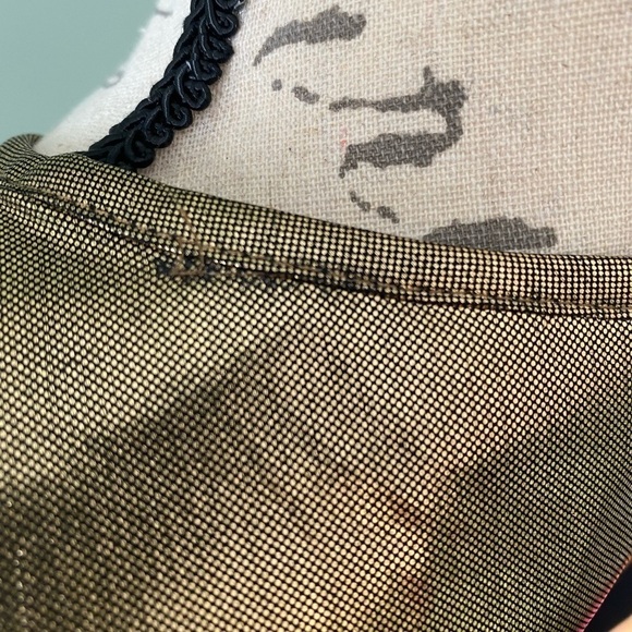 Richard Kristall vintage metallic gold top with shoulder pads. Size Medium - Picture 6 of 10